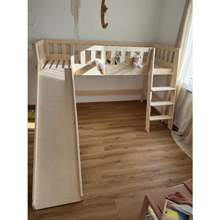 Loftbett mit Leiter aus Naturholz
